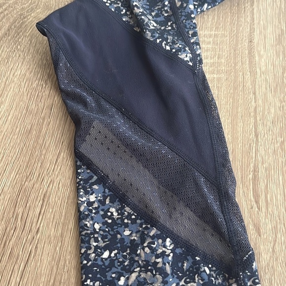 ATHLETA Saturation Cropped Leggings Sandstone Blue - Picture 3 of 5